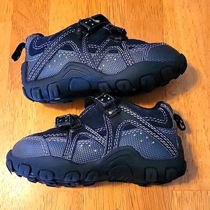 Oshkosh genuine kids toddler shoe